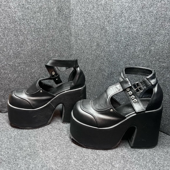 Demonia "Camel-103" platform t-strap sandals in black vegan leather size 10 - Picture 3 of 11